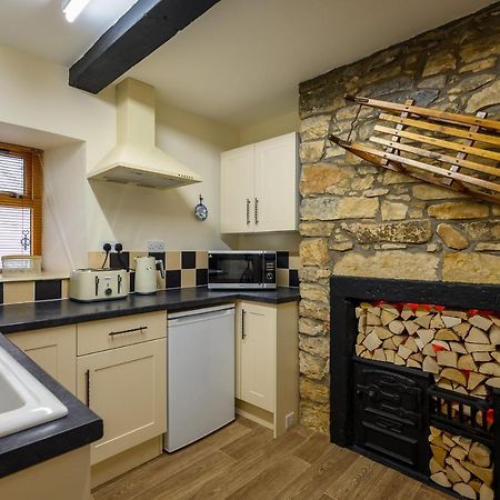 Anastasia'S Secret! Cupar Swiss Alpine Style Apartment Extérieur photo