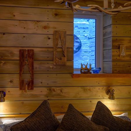 Anastasia'S Secret! Cupar Swiss Alpine Style Apartment Extérieur photo