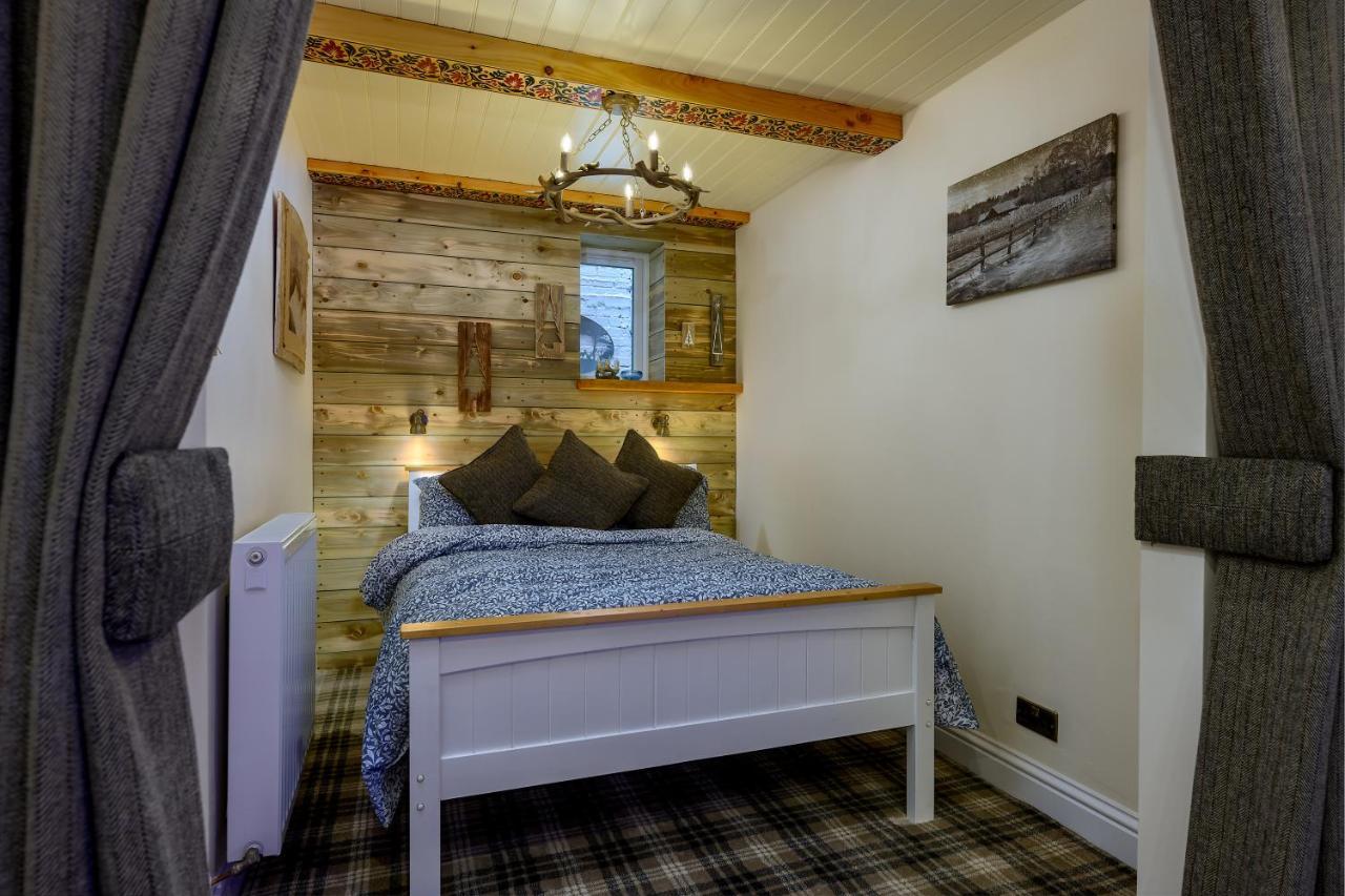 Anastasia'S Secret! Cupar Swiss Alpine Style Apartment Extérieur photo