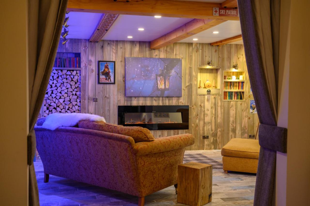 Anastasia'S Secret! Cupar Swiss Alpine Style Apartment Extérieur photo