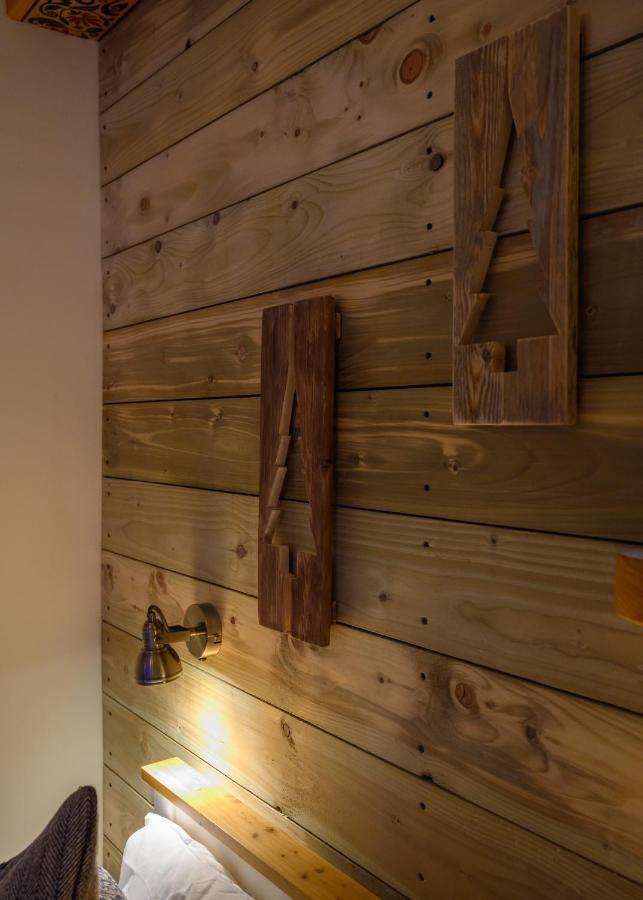 Anastasia'S Secret! Cupar Swiss Alpine Style Apartment Extérieur photo