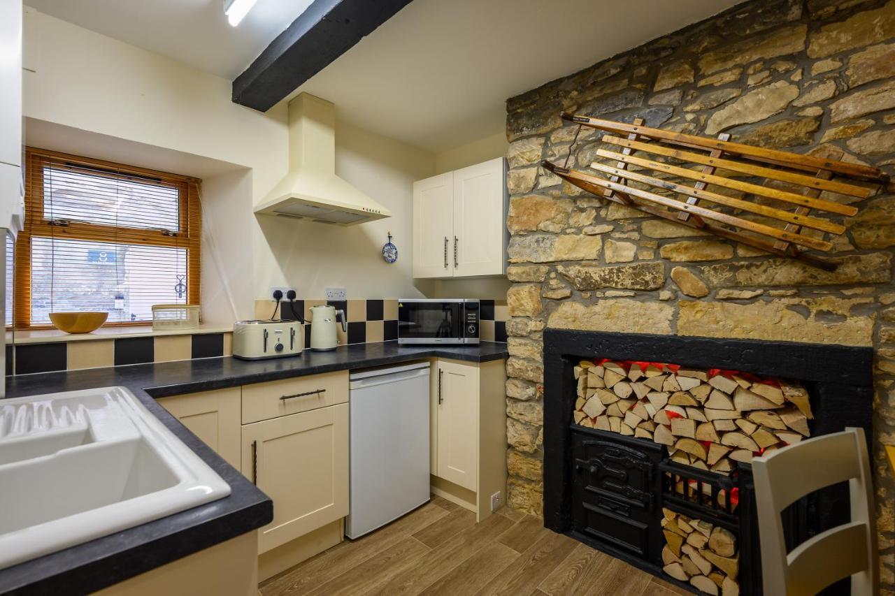 Anastasia'S Secret! Cupar Swiss Alpine Style Apartment Extérieur photo