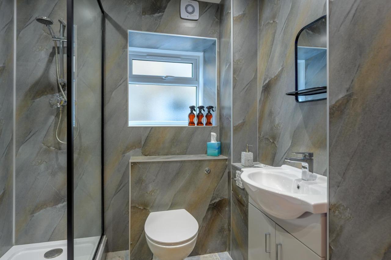 Anastasia'S Secret! Cupar Swiss Alpine Style Apartment Extérieur photo